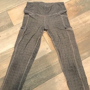 Athleta Pants - Athleta Static Drifter Herringbone Capri-Sz small Athleta Pants - Athleta Static Drifter Herringbone Capri-Sz small